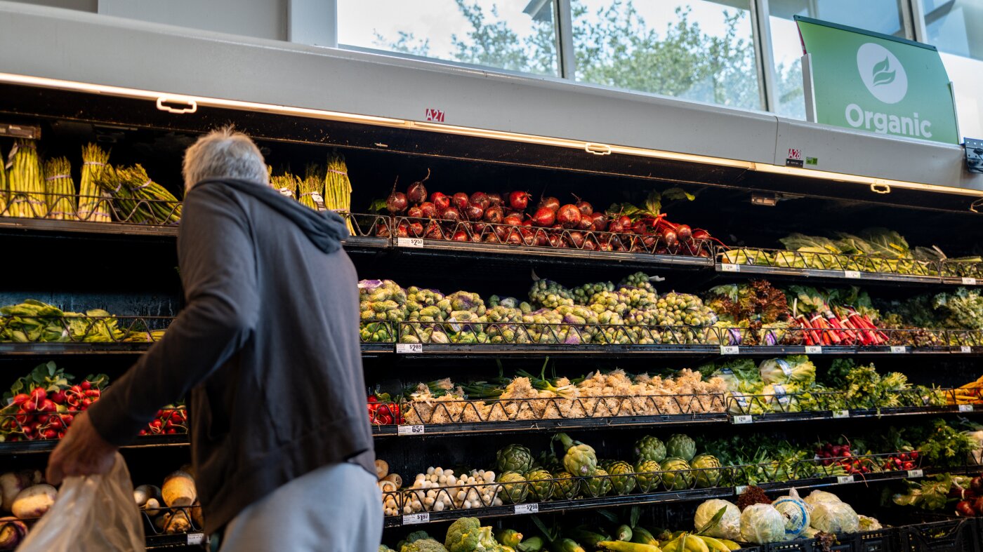 This is how close American households are to the financial edge