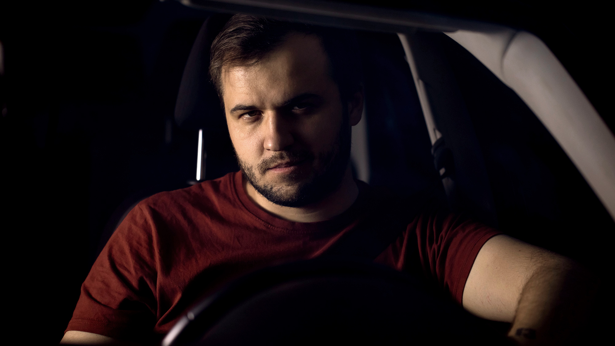 ‘This Is Like Something Out Of A David Lynch Film,’ Says Man Driving Car With Headlights On