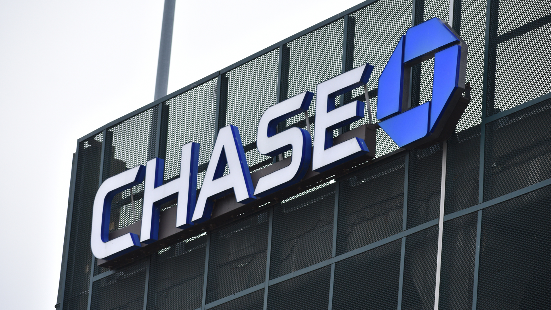 Chase Reminds Customers To Only Share Banking Information With People Who Seem Nice