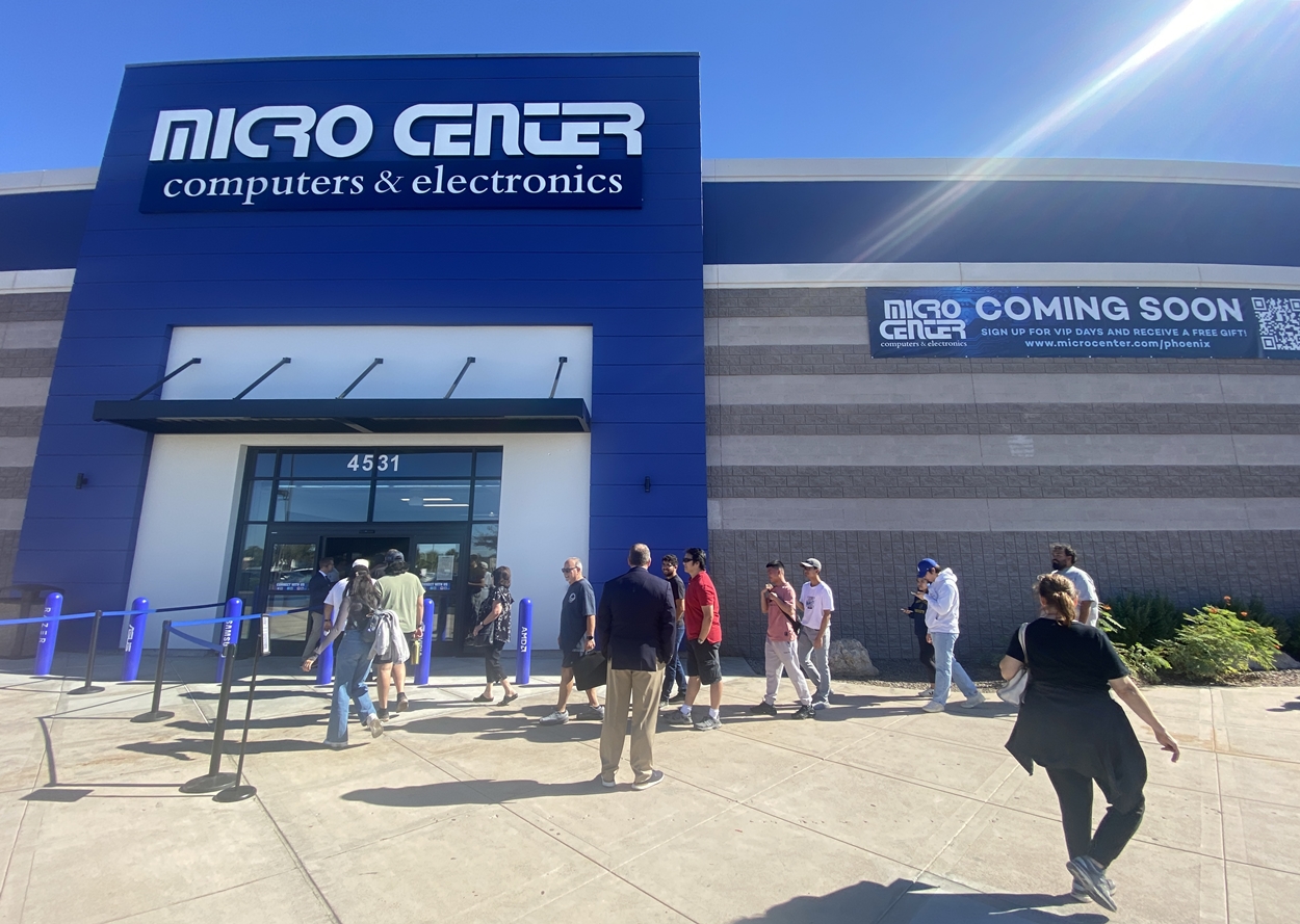 Micro Center in Phoenix: A look inside the new ‘tech-heaven’