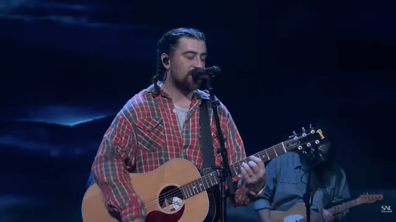 ‘SNL’: Watch Noah Kahan Perform ‘The Great Divide,’ ‘Doors’