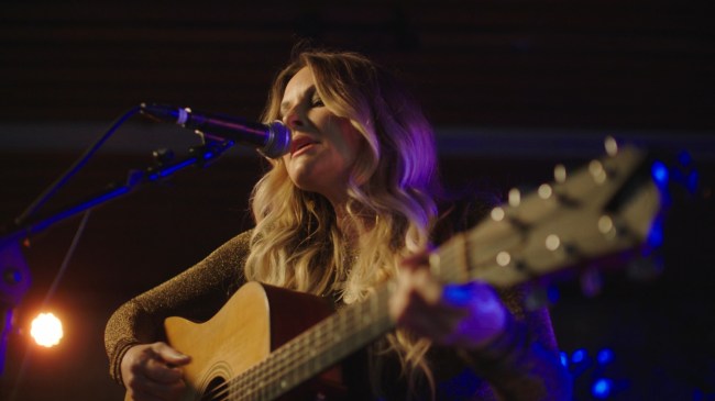 The Easy Kind Trailer: Country Star Elizabeth Cook Fictionalizes Self